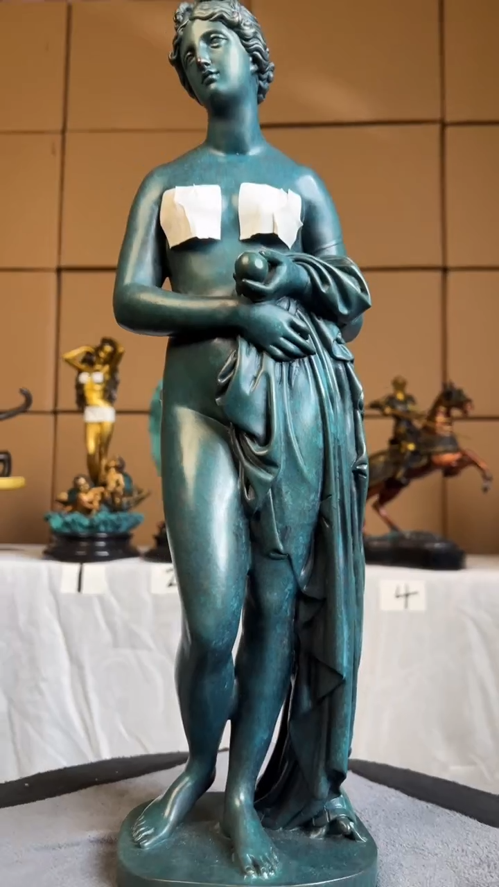 精铜材质精美雕塑