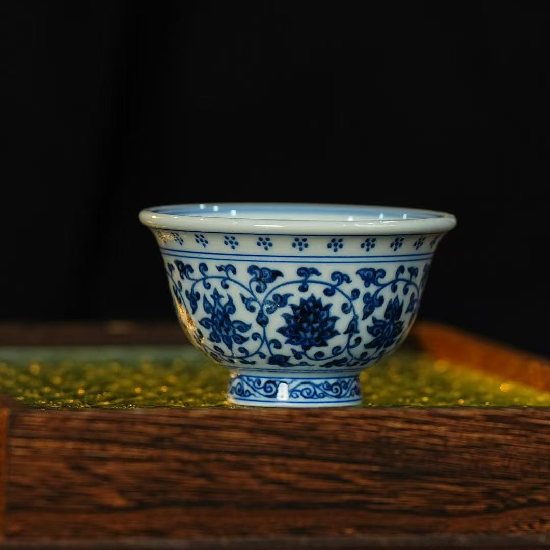 【央广甄瓷】逸古堂   青花缠枝莲压手杯100ml