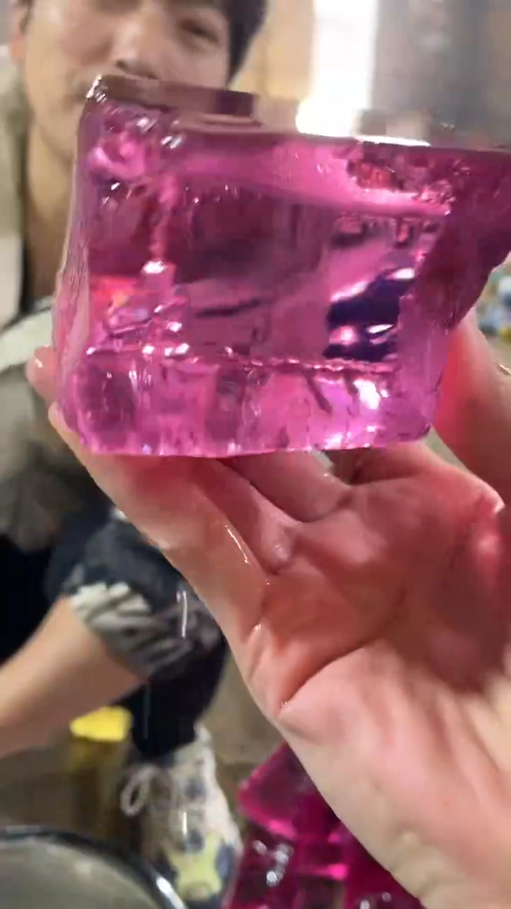 新疆五彩石原石摆件