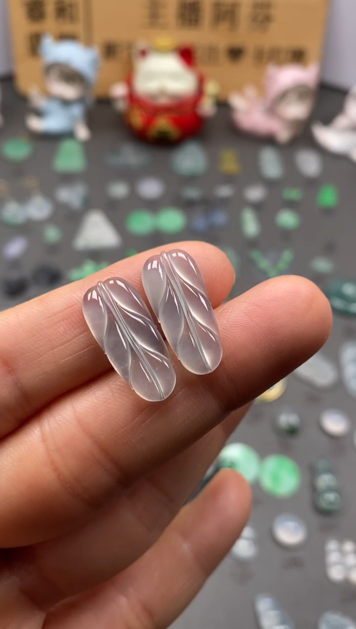 【闪购商品】翡翠颈饰未镶嵌冰叶子1对/芬