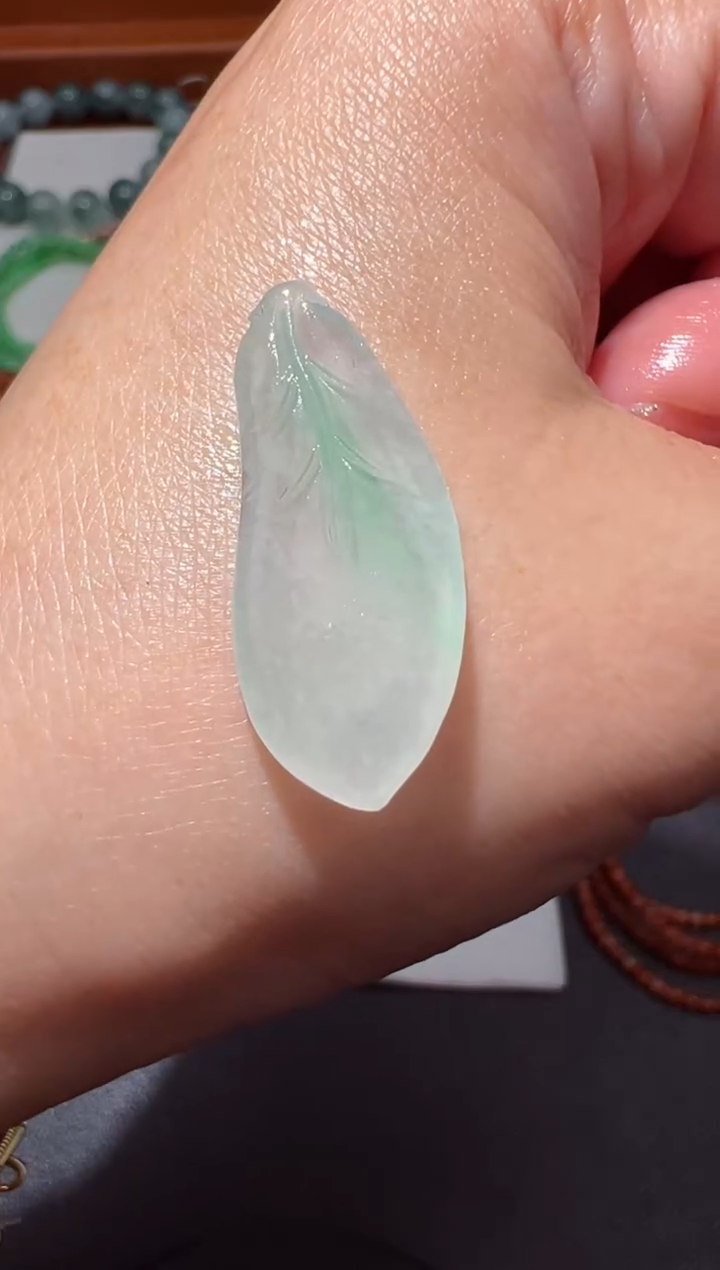 【闪购商品】定制翡翠未镶嵌29.2*12.2*4.2叶子