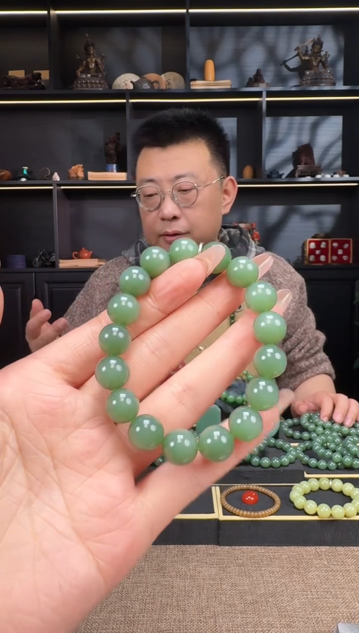 【闪购商品】和田玉1未镶嵌12mm粉青手串