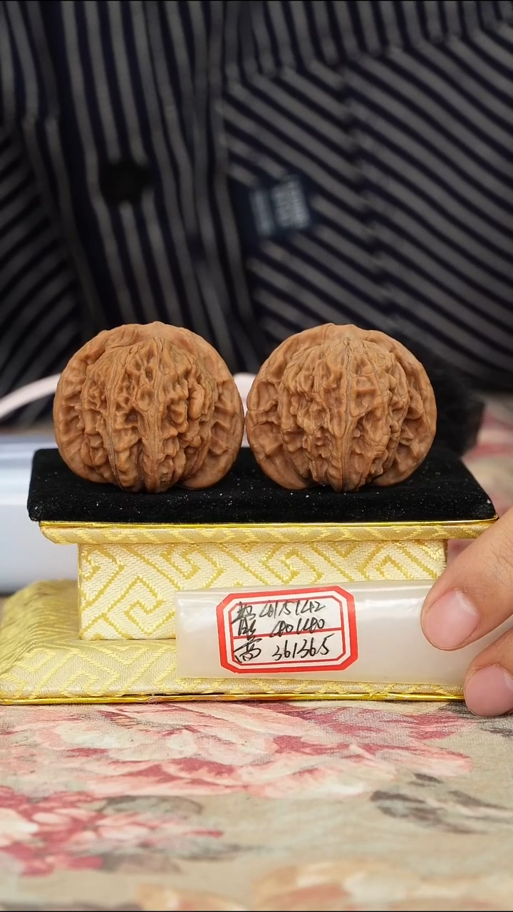 文玩核桃把件一代楼