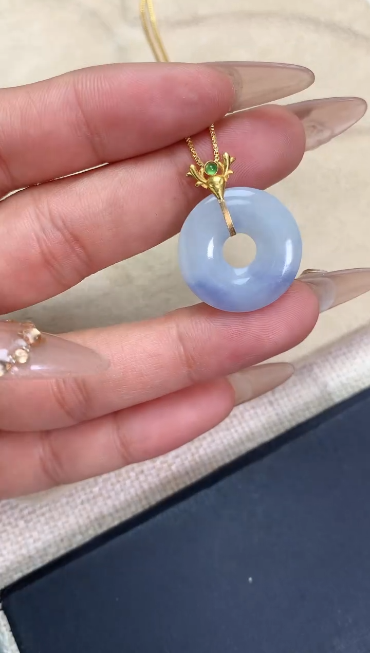 【闪购商品】翡翠吊坠(不含链)18K金镶嵌甜甜圈