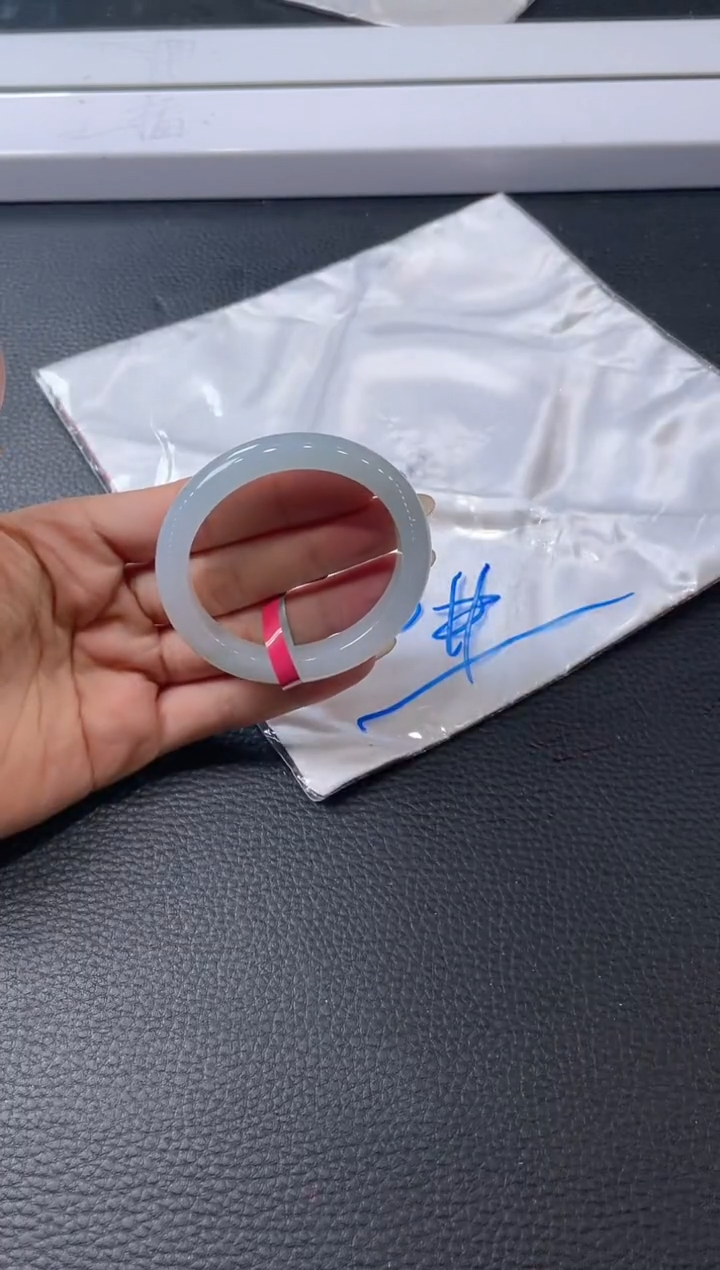 【闪购商品】翡翠手镯未镶嵌手镯