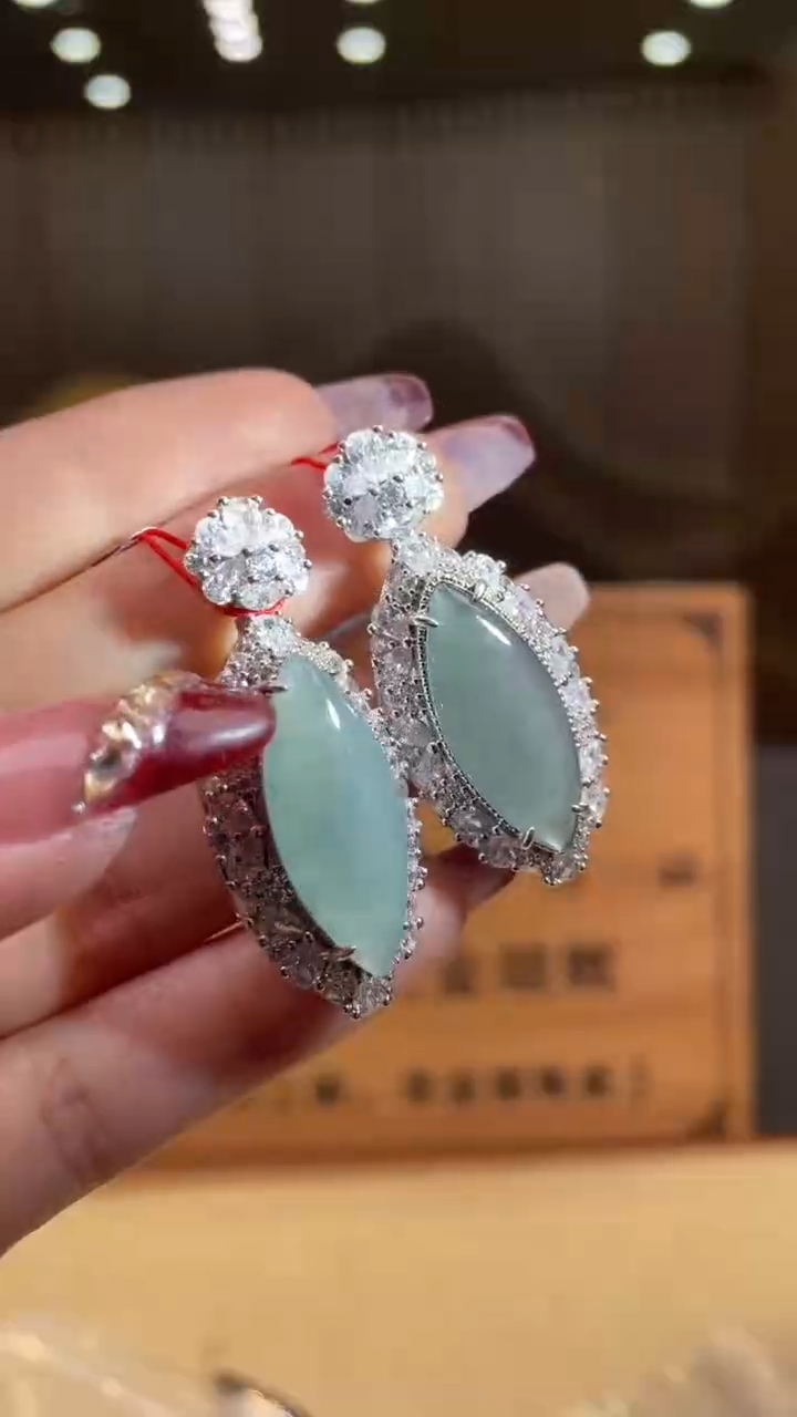 【闪购商品】翡翠颈饰未镶嵌多样性发货 (只发一件) *A41