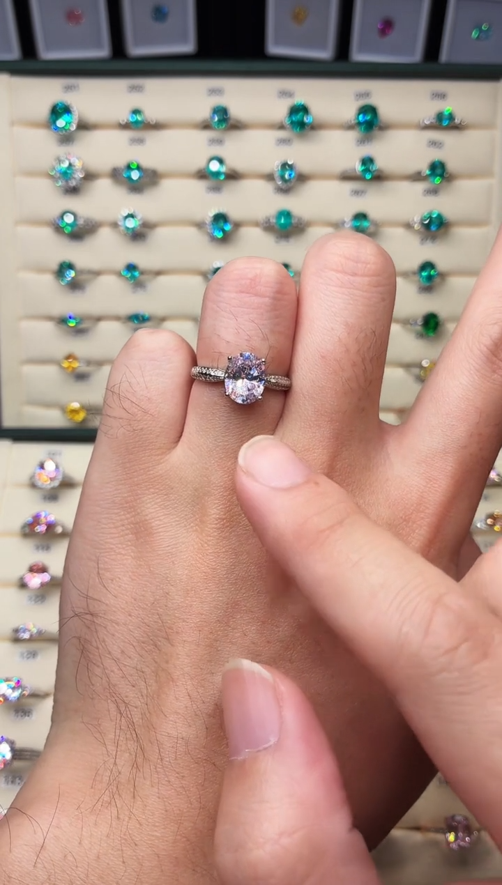 银S925镶嵌戒指绿柱石（摩根石）1111