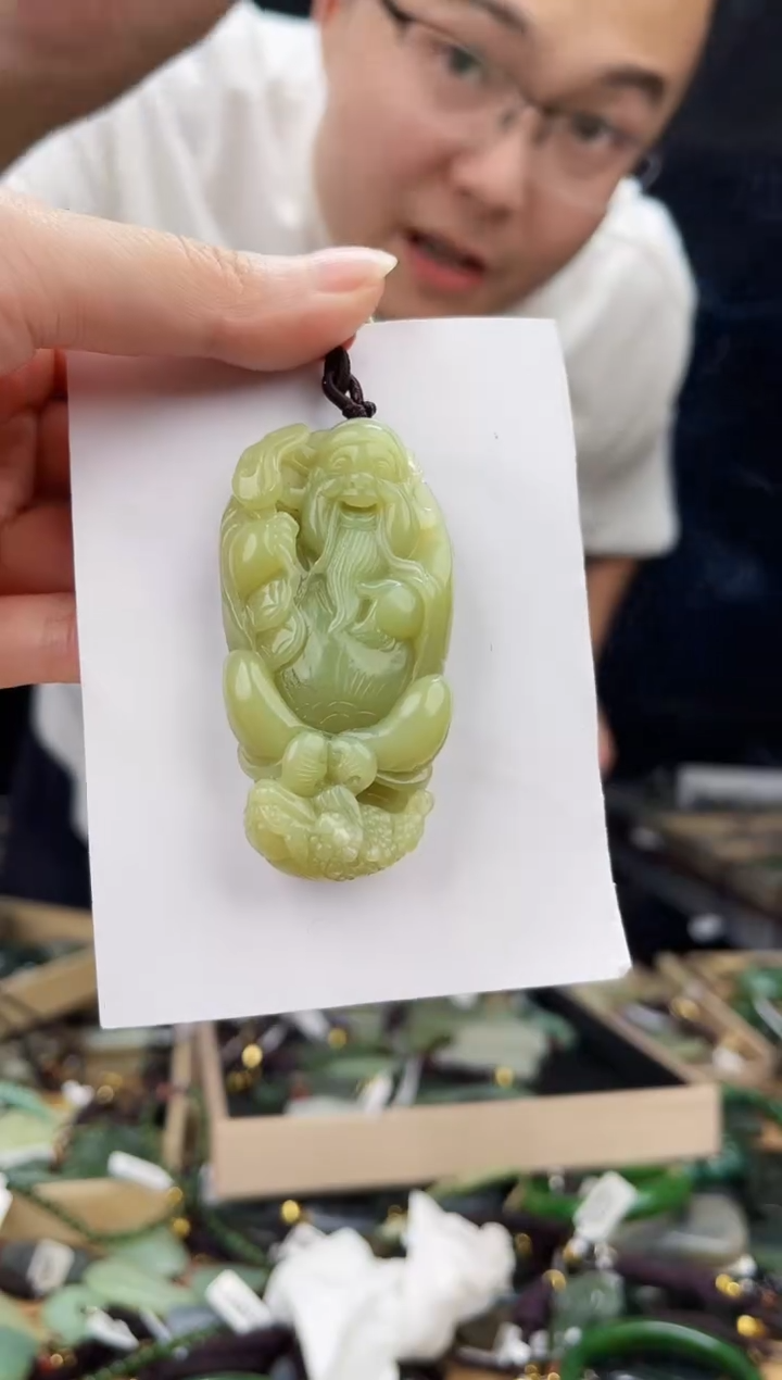 颈饰未镶嵌和田玉1