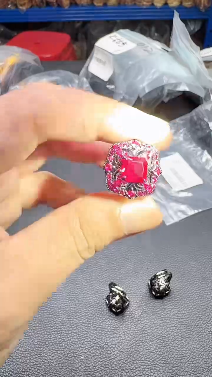 戒指/指环9K金镶嵌合成（培育）红宝石011