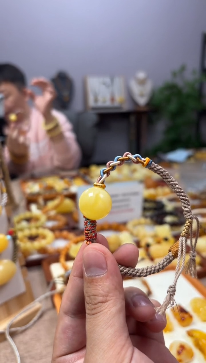 【闪购商品】蜜蜡裸石未镶嵌手绳