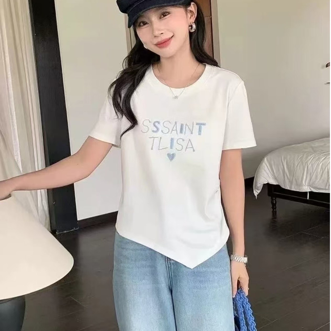 2538#（衣长55）不规则下摆字母刺绣短袖T恤