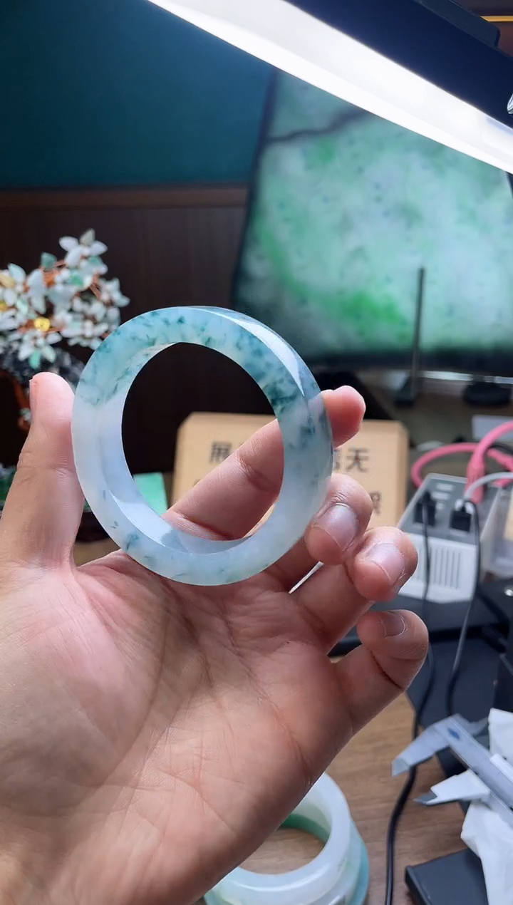 【闪购商品】定制翡翠手镯未镶嵌定制