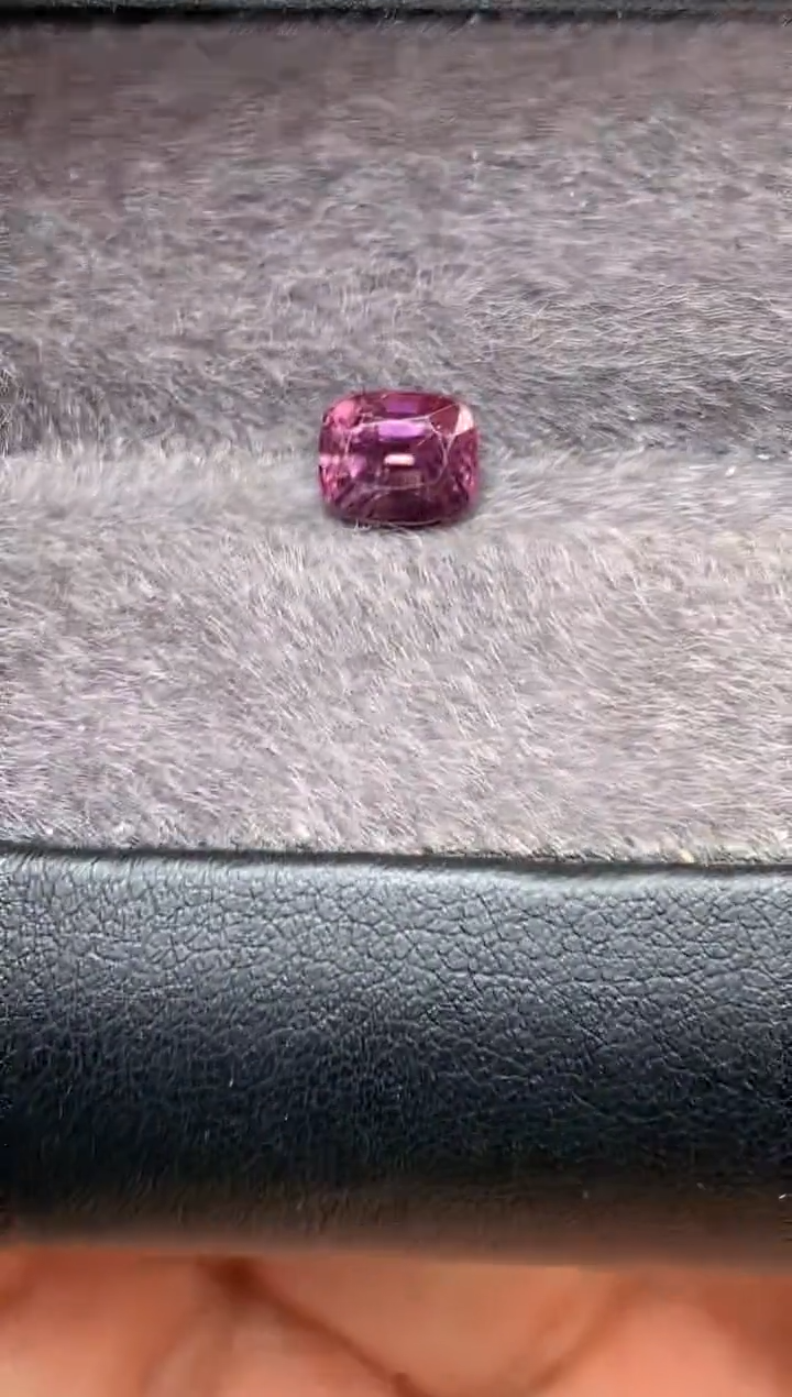 【闪购商品】定制尖晶石裸石未镶嵌枕型 星空紫色调尖晶石 1.66ct