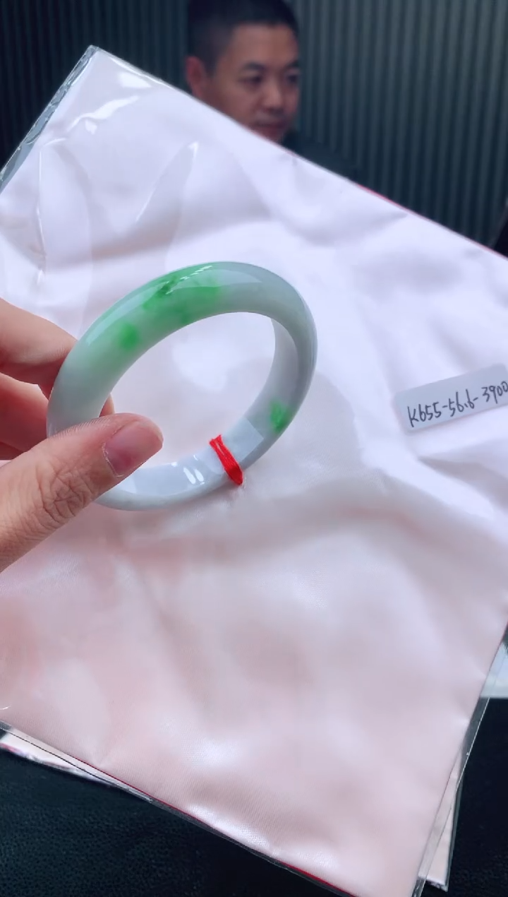 未镶嵌手镯翡翠56+