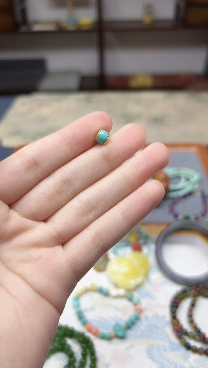 18K金镶嵌绿松石颈饰18K金松石吊坠WY