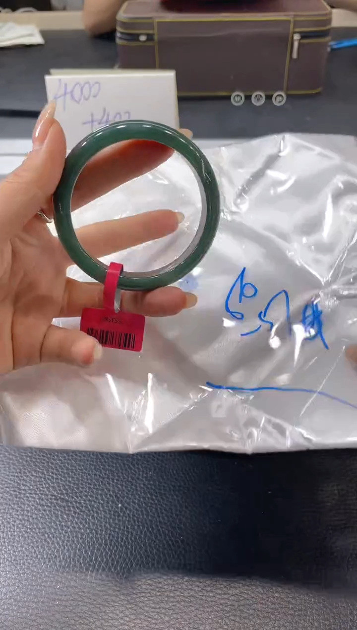 【闪购商品】翡翠手镯未镶嵌手镯