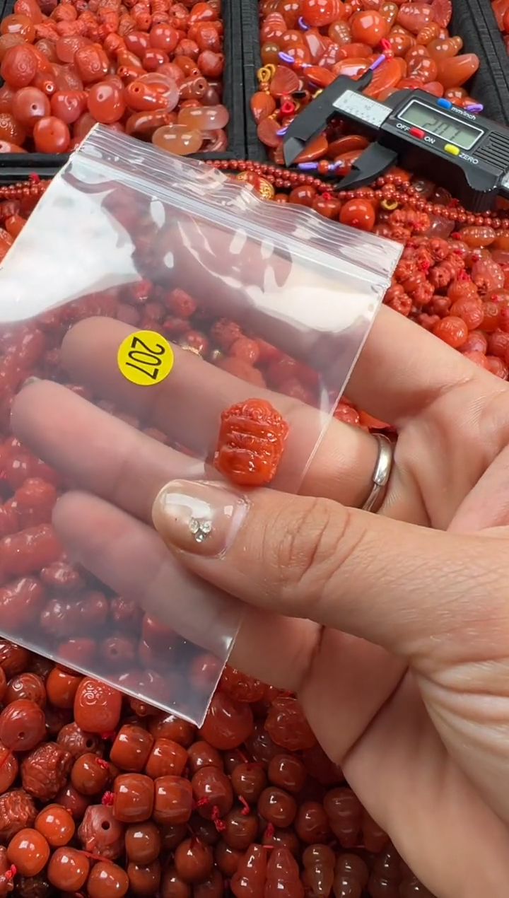 【闪购商品】南红玛瑙颈饰未镶嵌1