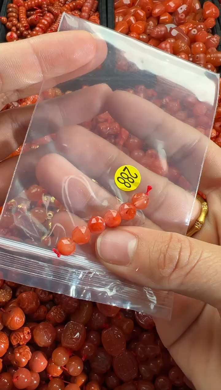 【闪购商品】南红玛瑙颈饰未镶嵌1