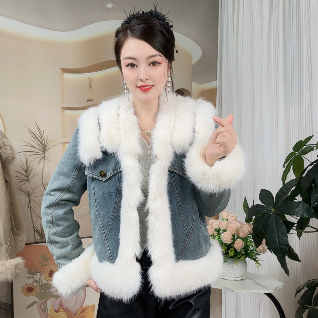 2025气质常规款冬季女轻奢厚款纯色牛仔保暖外套秋冬