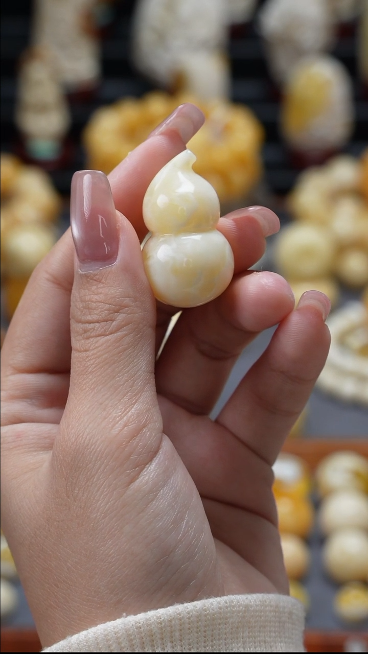 裸石琥珀未镶嵌原矿天然琥珀蜜蜡