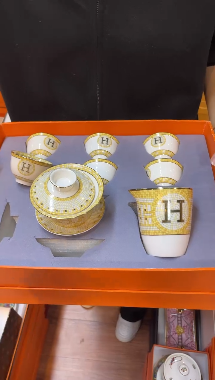 杯鸿辉家品牌瓷器，京东包邮！