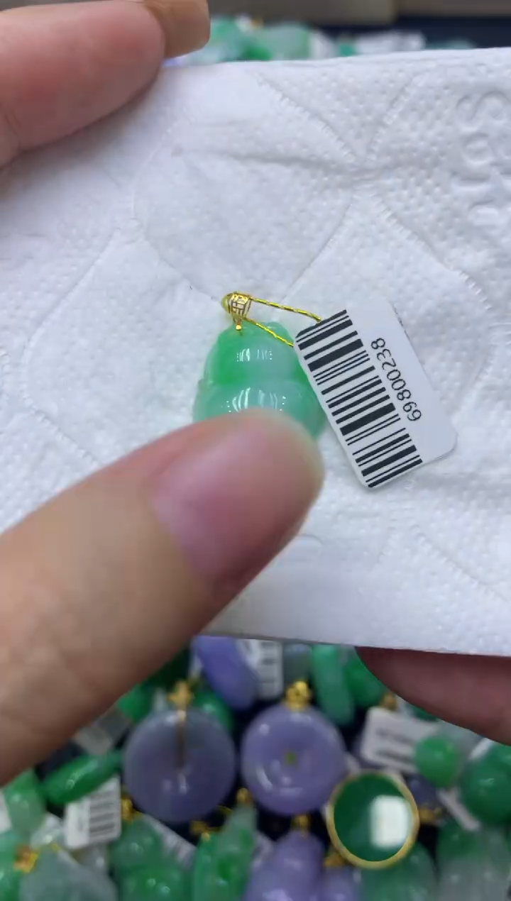 颈饰未镶嵌翡翠天然缅甸翡翠A货