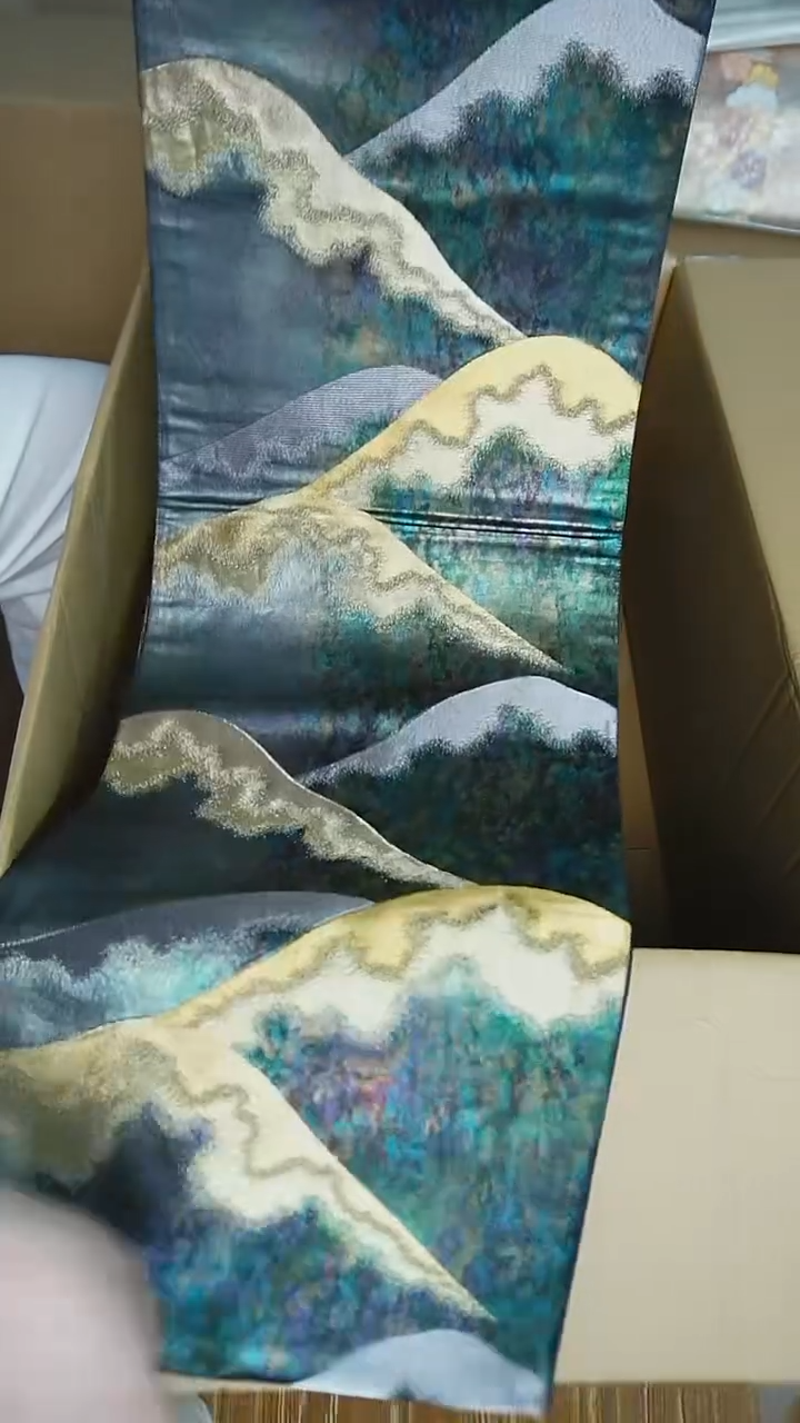 织绣22 六通引箔山峰特价