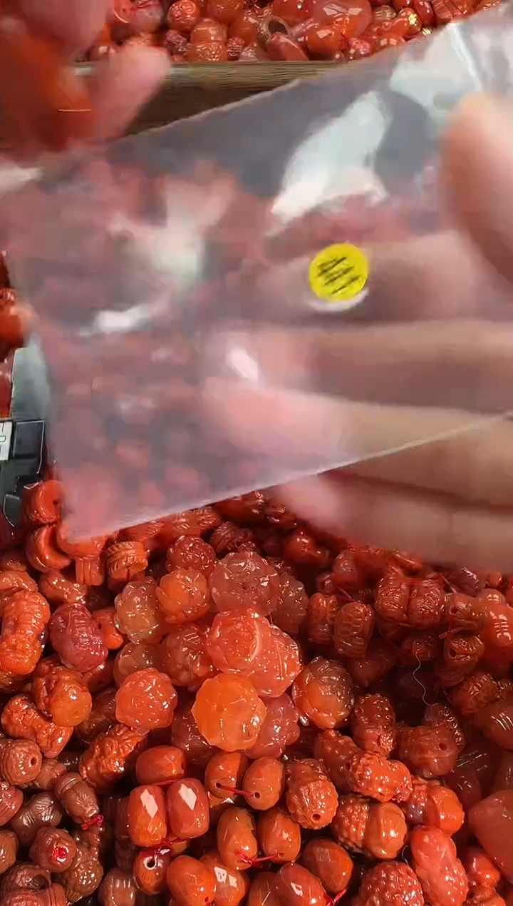 颈饰未镶嵌南红玛瑙1