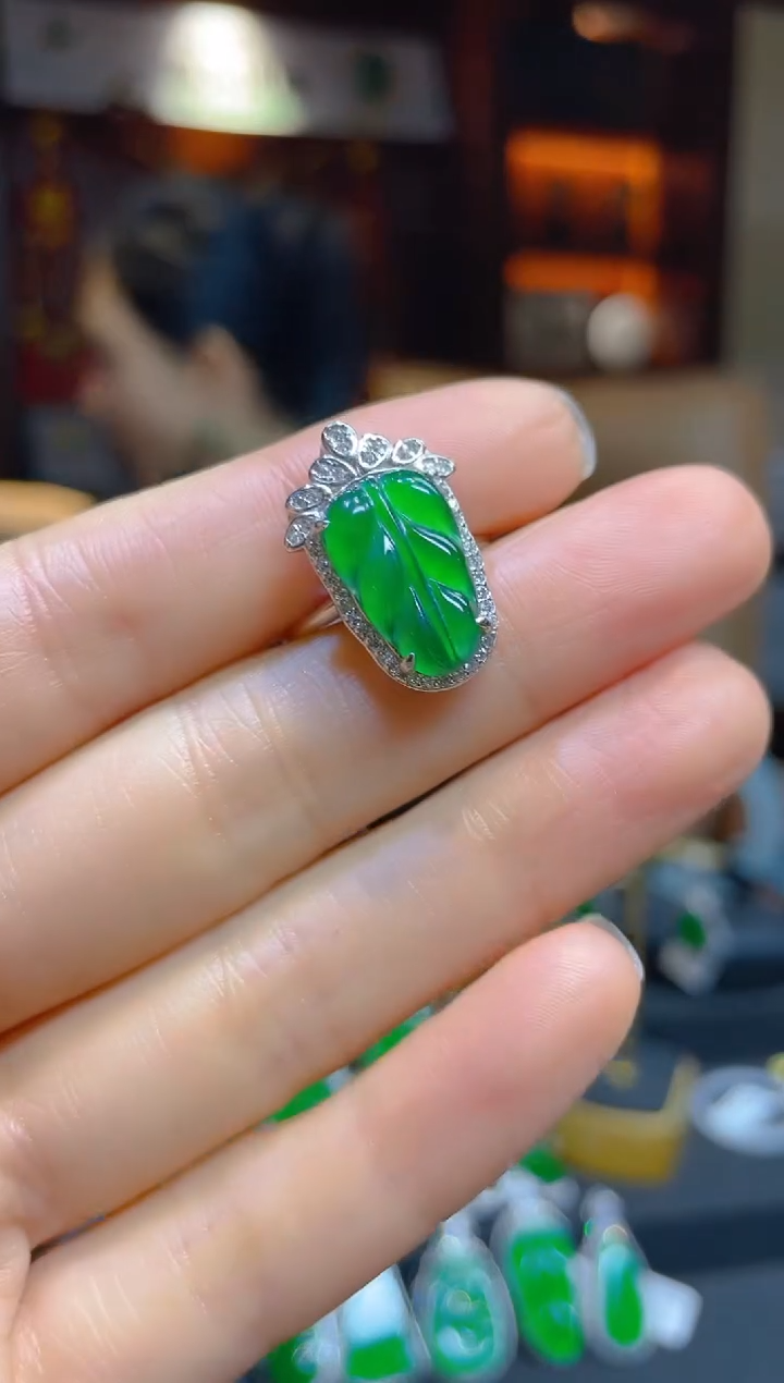 【闪购商品】翡翠戒指银S925镶嵌117195天然A货翡翠戒指