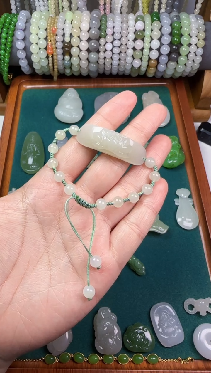 【闪购商品】和田玉无未镶嵌荷花手牌
