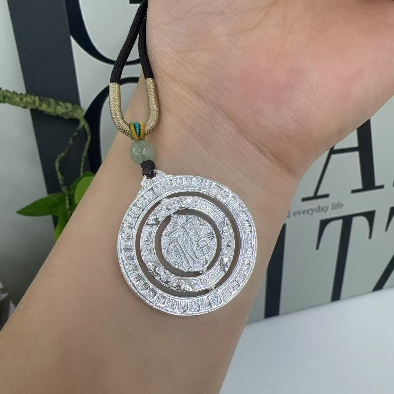 德福吊坠时来运转精美旋转八宝罗盘吊坠时尚气质灵动