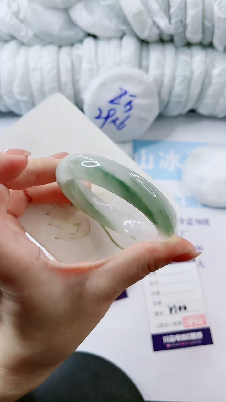 【闪购商品】石英质玉手镯未镶嵌多样性发货V100