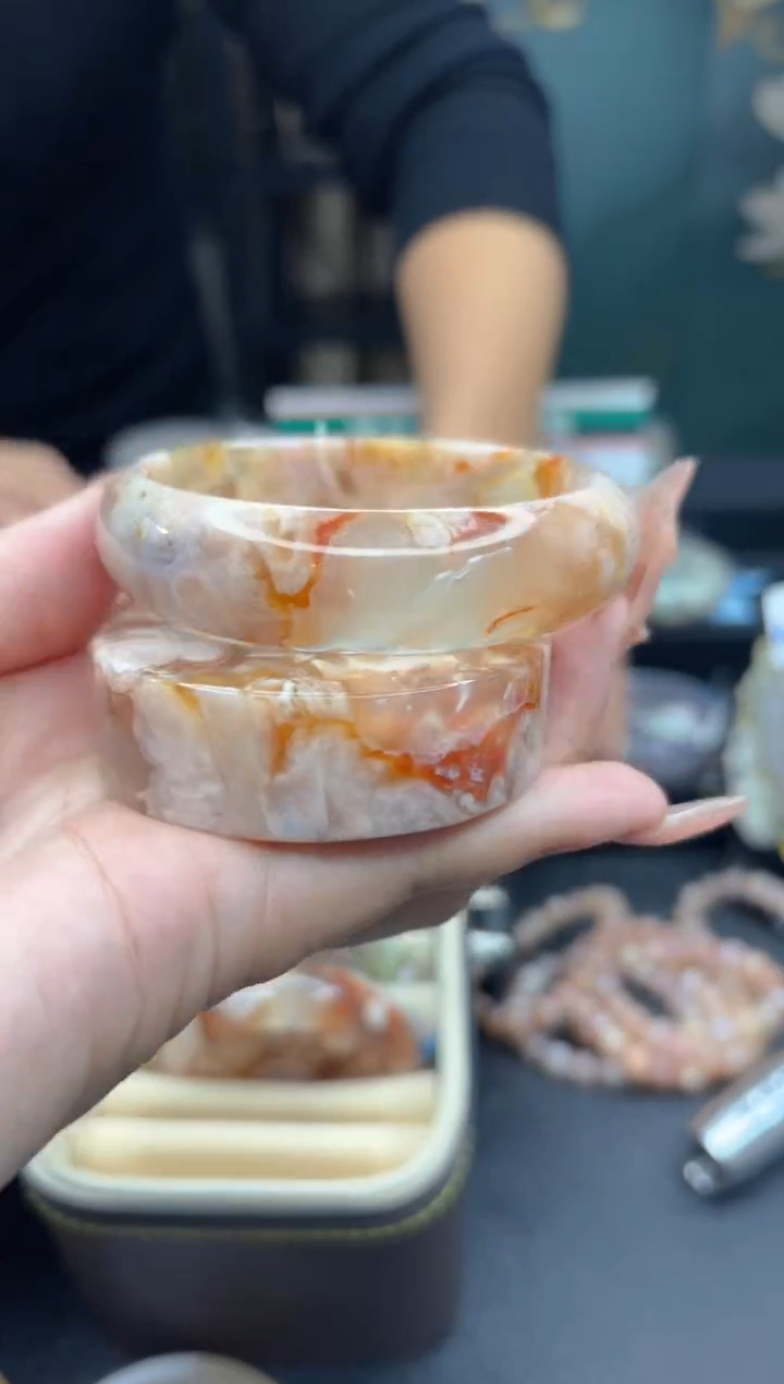 【闪购商品】石英质玉手镯未镶嵌1052（62圈赠送镯心）