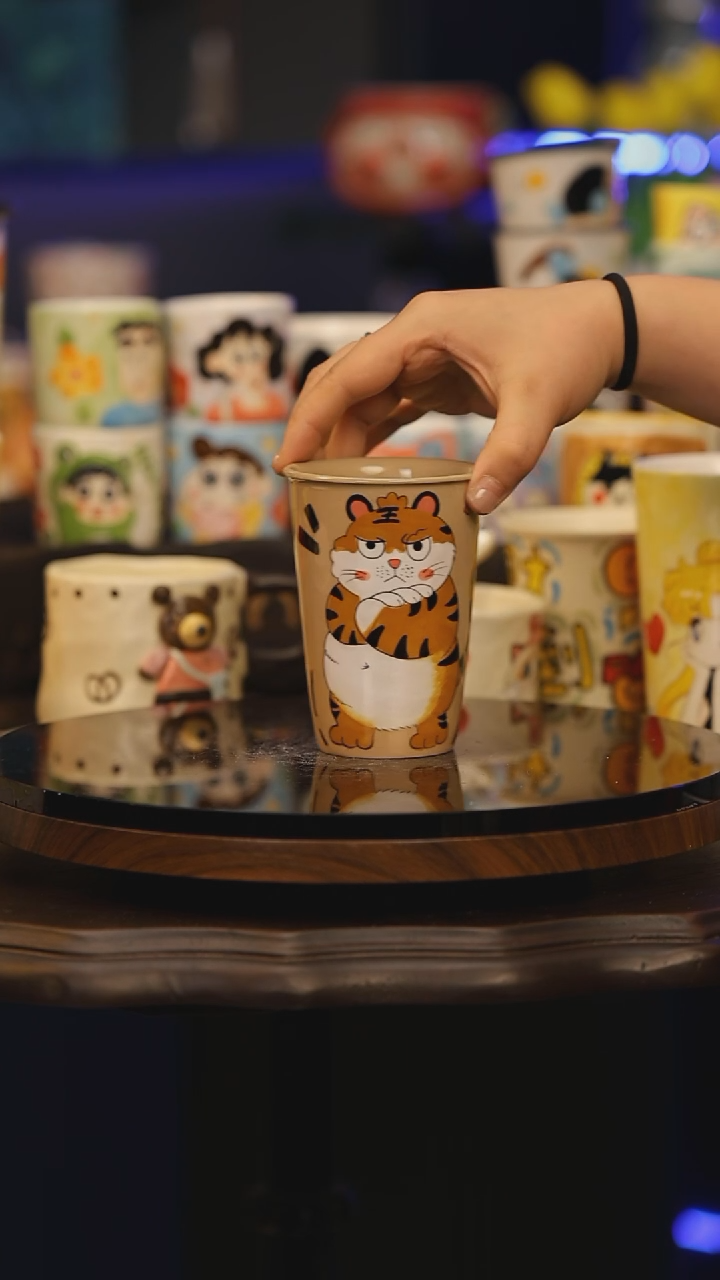 【闪购商品】摆件景德镇釉下彩绘设计师款式陶瓷