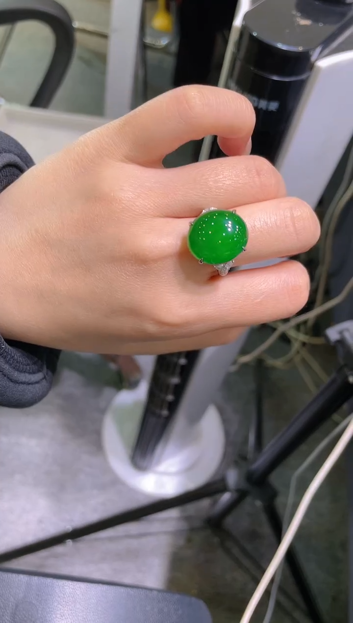 【闪购商品】翡翠吊坠(不含链)18K金镶嵌A26