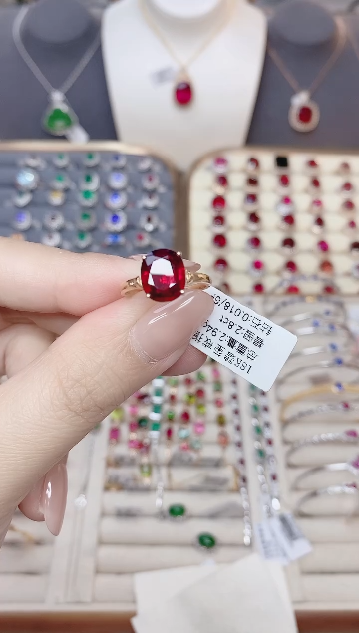 18K金镶嵌碧玺戒指碧玺2.8CT