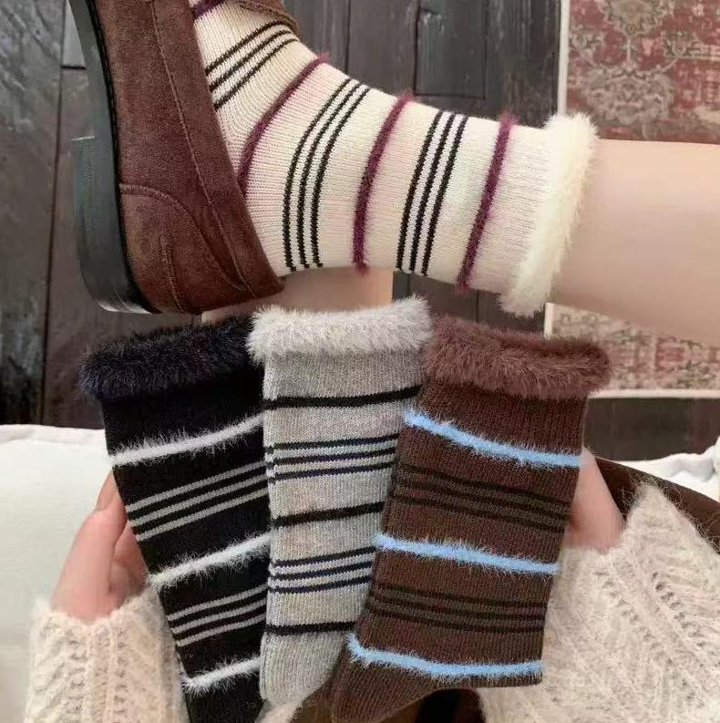【马哥同款】条纹袜子女中筒袜秋冬加厚保暖复古水貂绒长袜B982