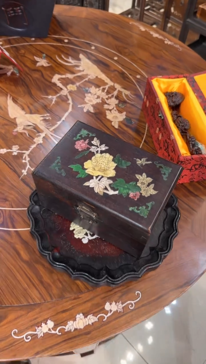 木木头款紫檀富贵花开翻盖盒158