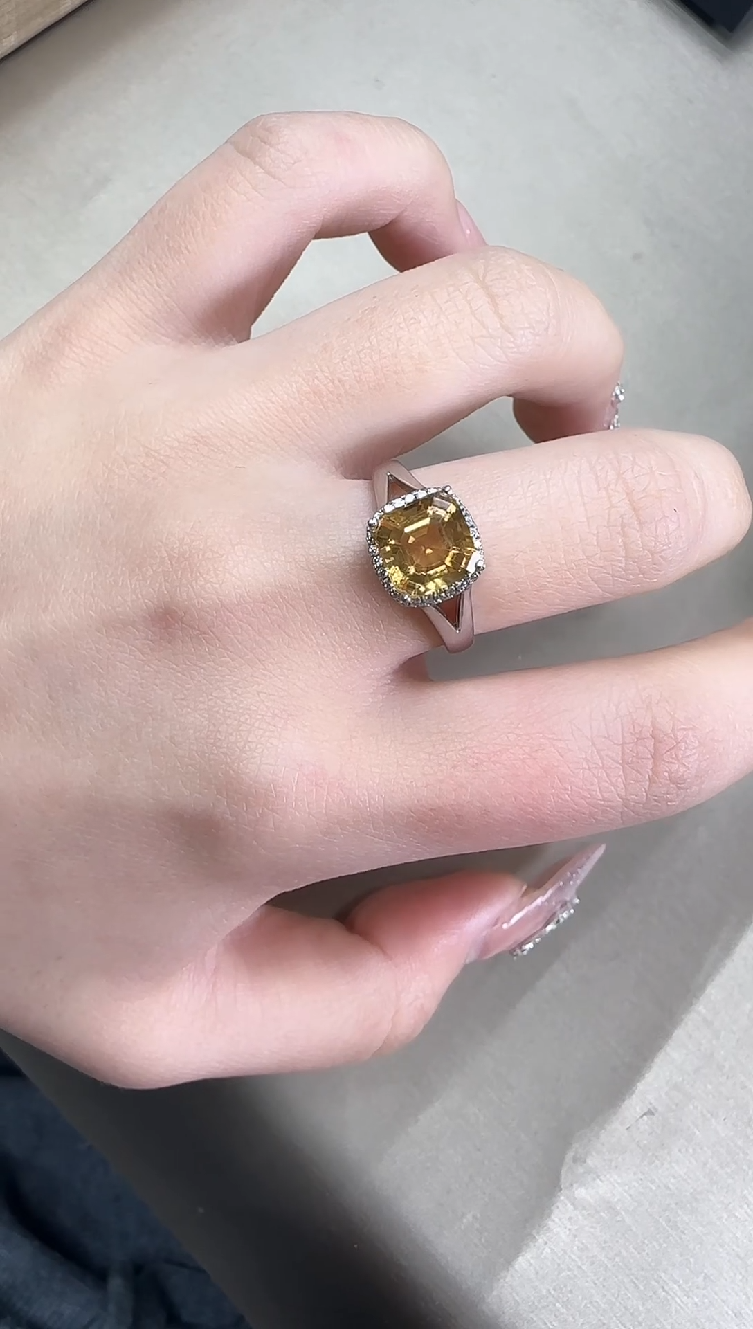 【闪购商品】黄晶戒指银S925镶嵌天然暴力黄水晶戒指