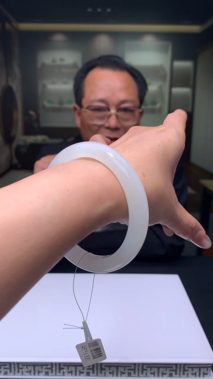 【闪购商品】定制和田玉Boss阳天然和田玉（拍一发一）