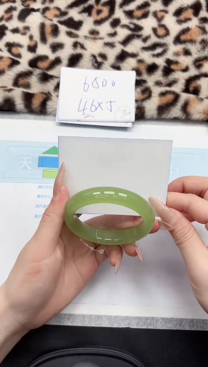 【闪购商品】石英质玉手镯未镶嵌138-55