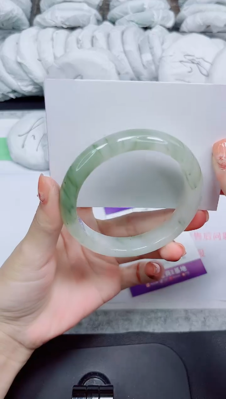 石英质玉手镯未镶嵌135-60