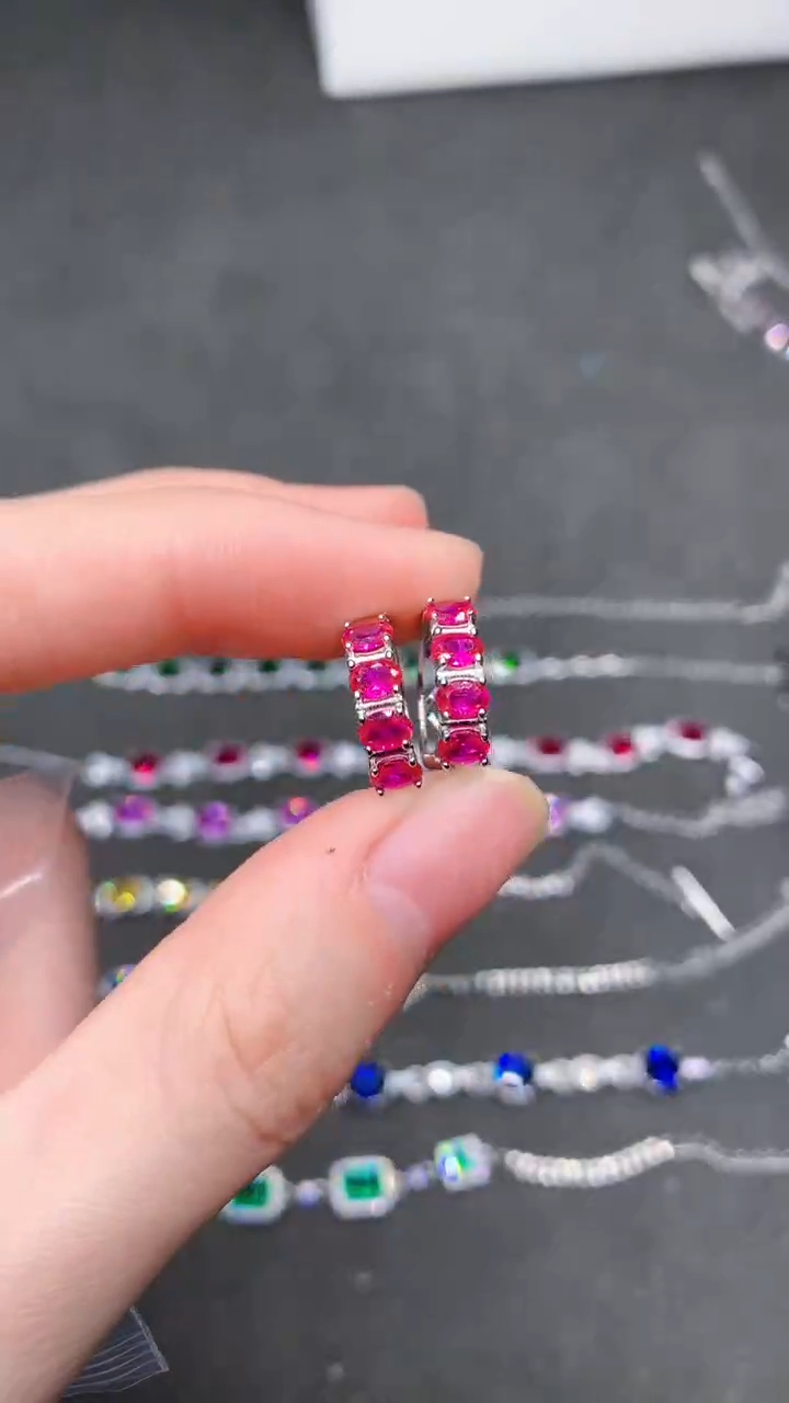 【闪购商品】红宝石耳饰银S925镶嵌.....