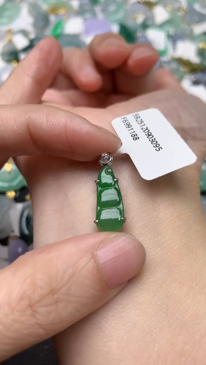 颈饰未镶嵌翡翠天然缅甸A货翡翠