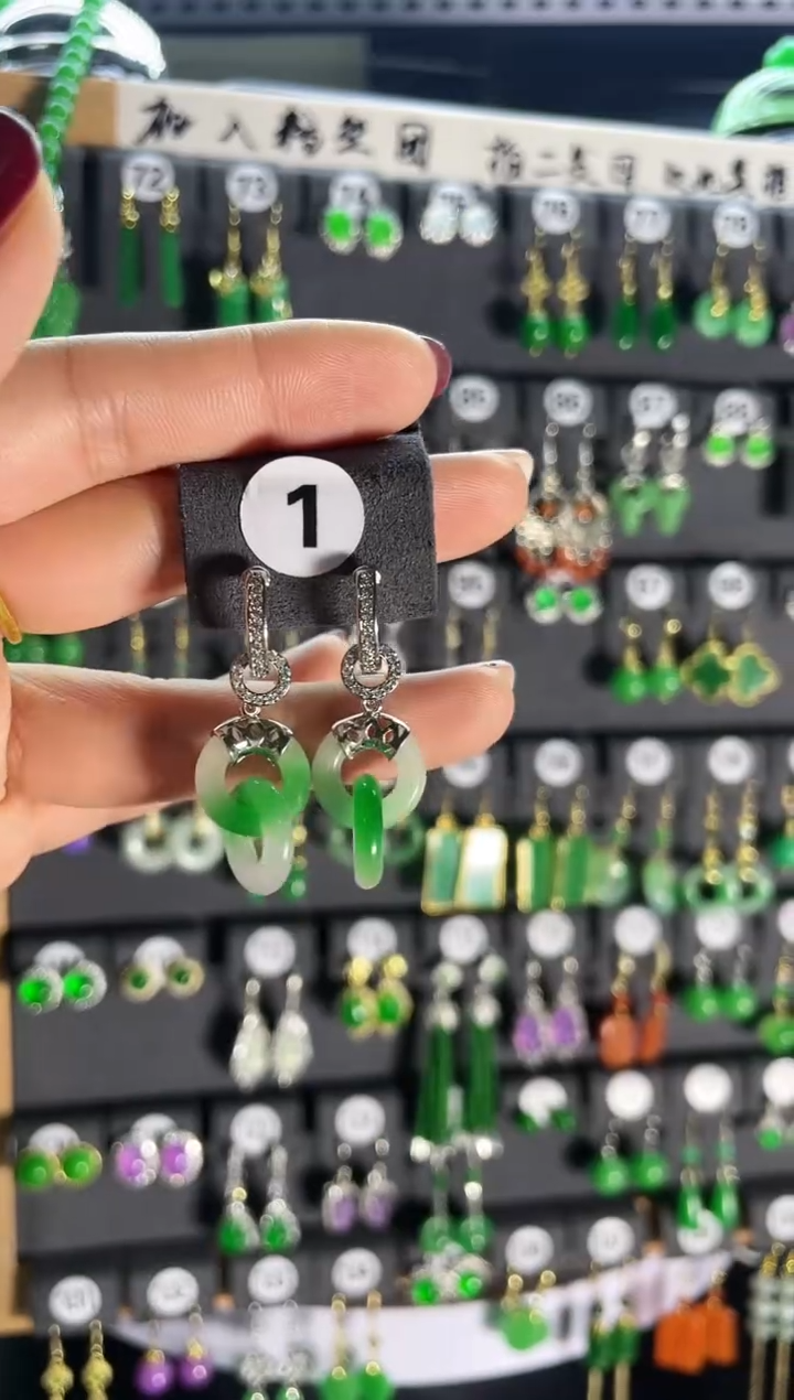 【闪购商品】翡翠耳饰银S925镶嵌1.