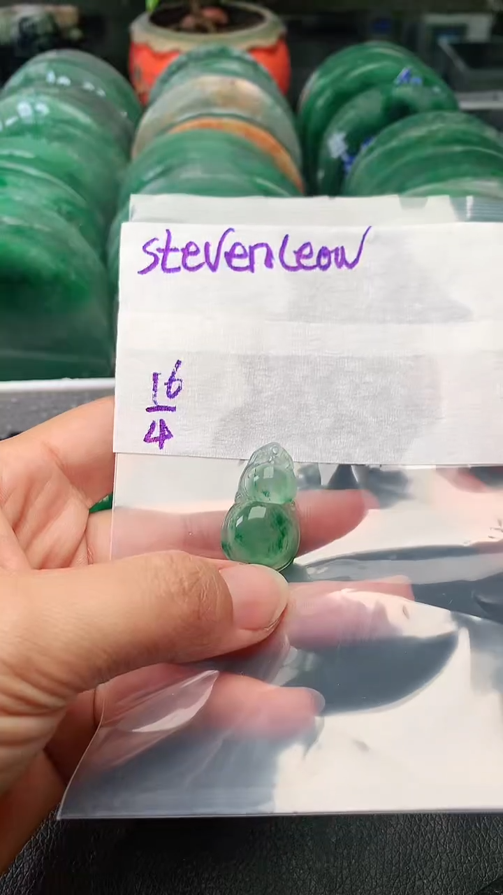 定制石英质玉非洲翠吊坠