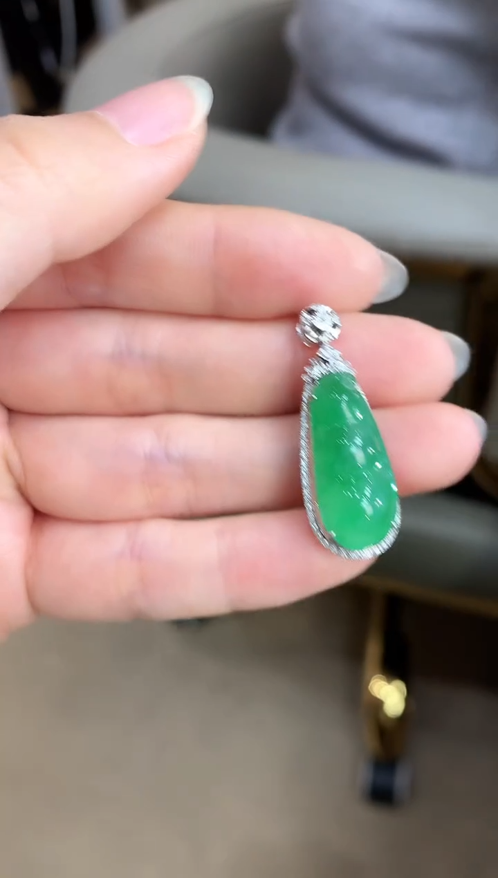 【闪购商品】翡翠颈饰18K金镶嵌C9   