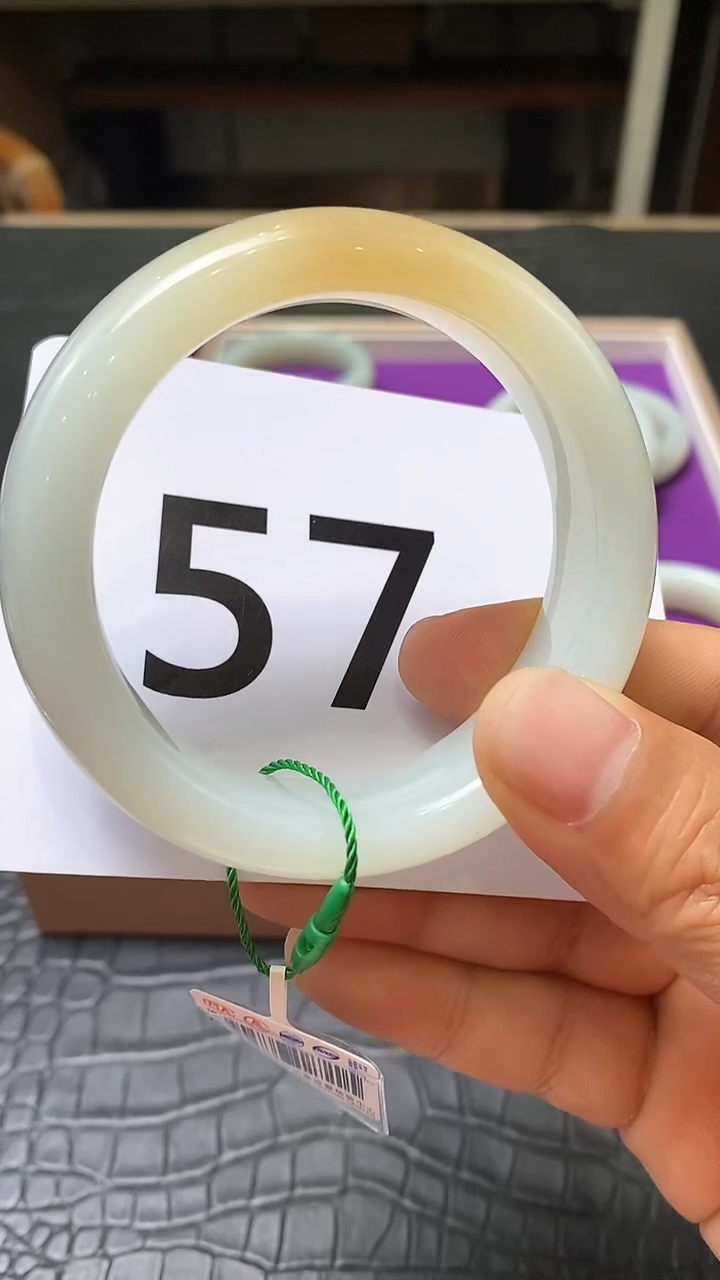 【闪购商品】和田玉碧玉手镯未镶嵌一个