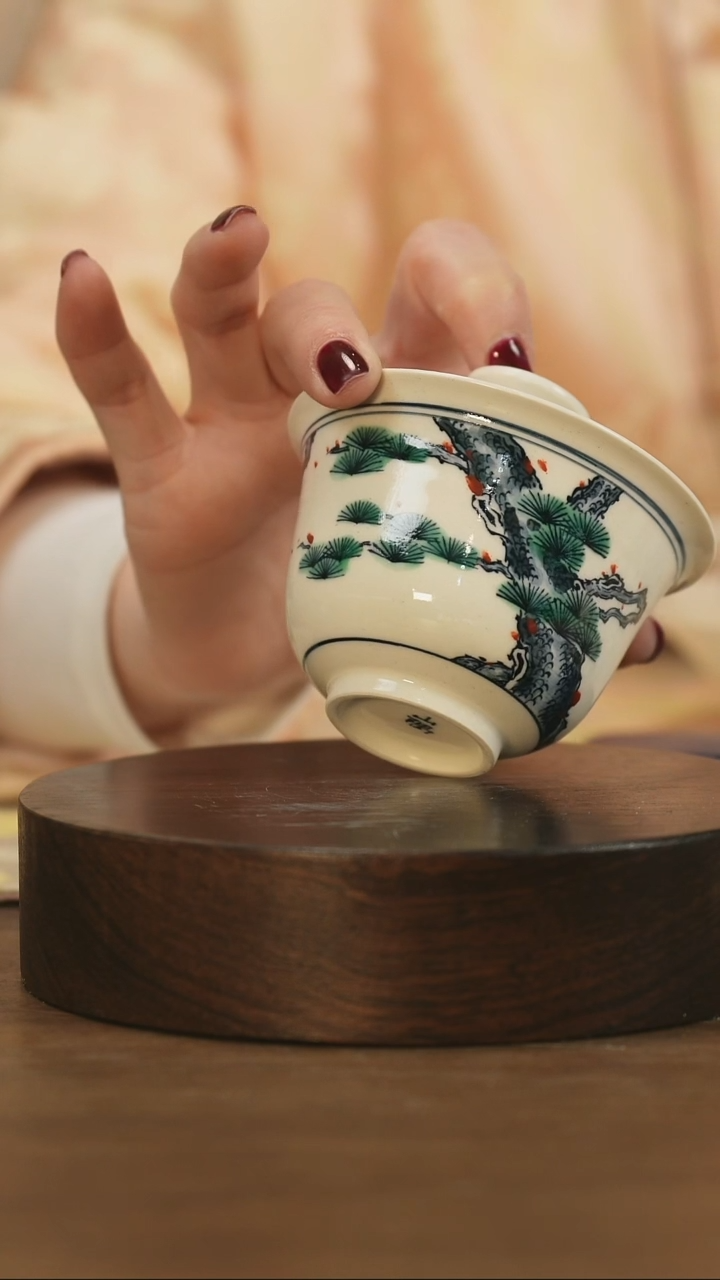 【闪购商品】景德镇手工山隅松竹盖碗