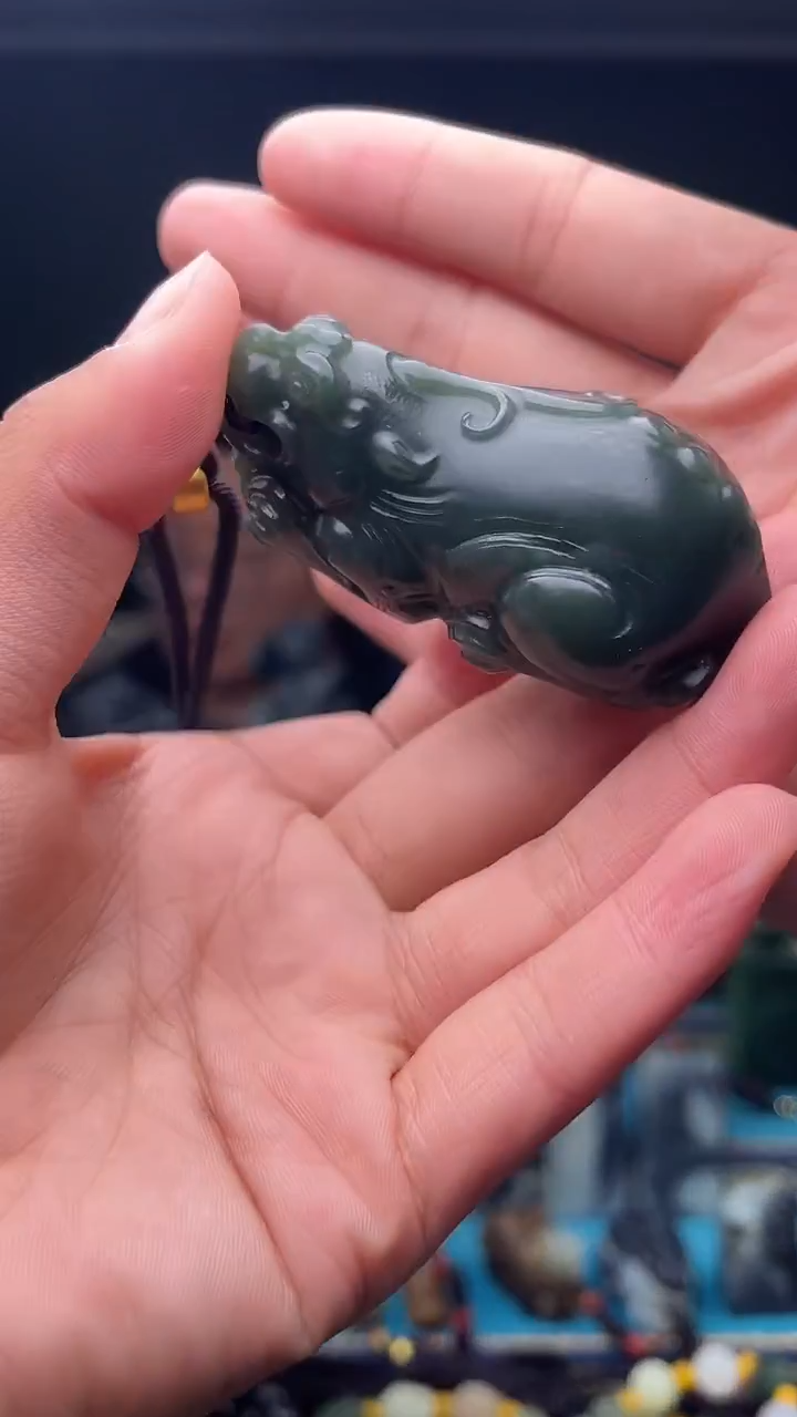 未镶嵌和田玉挂件1